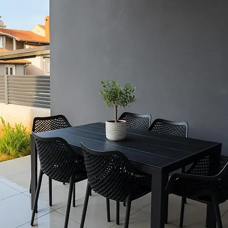 Modern, Garden Pula-vidikovac 아파트 *